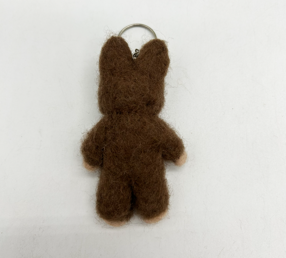 Handmade Needle-Felted Brown Bear Keychain – Cute Animal Character Charm